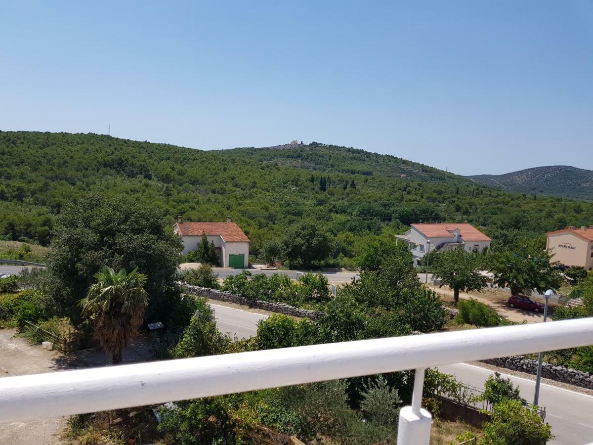 Holiday House "Villa Flora" Šibenik Buitenkant foto