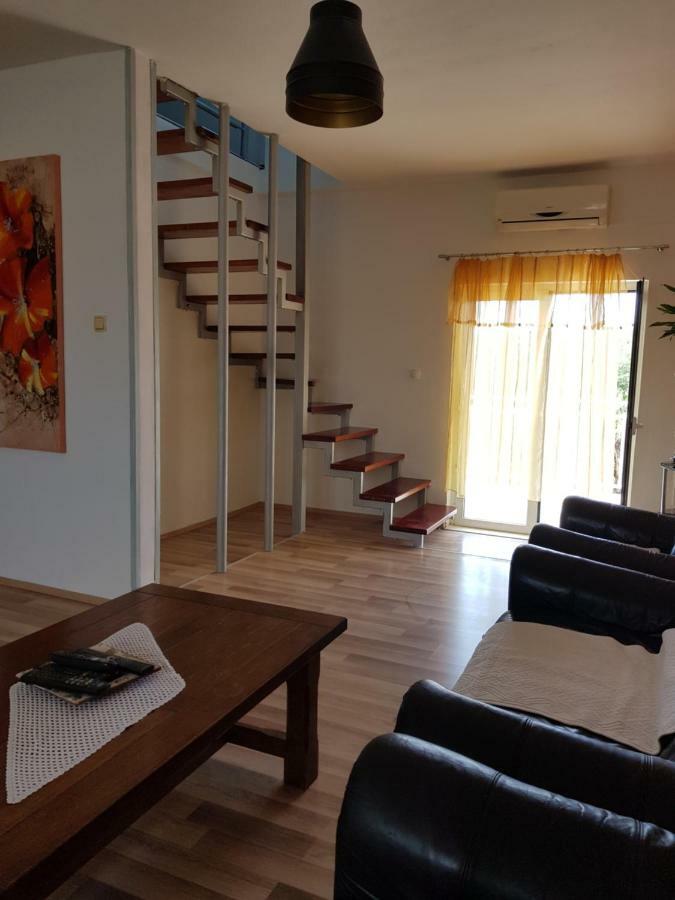 Holiday House "Villa Flora" Šibenik Buitenkant foto
