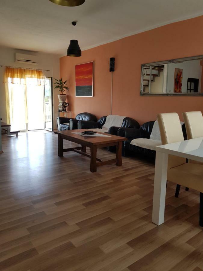 Holiday House "Villa Flora" Šibenik Buitenkant foto