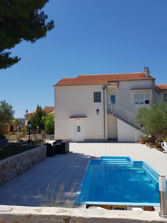 Holiday House "Villa Flora" Šibenik Buitenkant foto