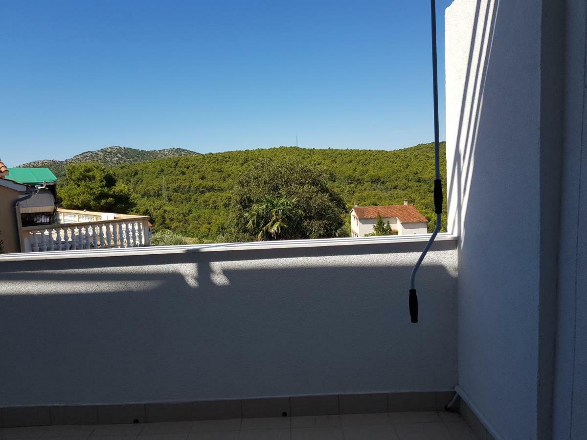 Holiday House "Villa Flora" Šibenik Buitenkant foto